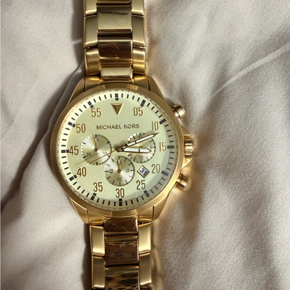 Michael Kors Gold Chronograph Men's Watch - Picture 2 of 6